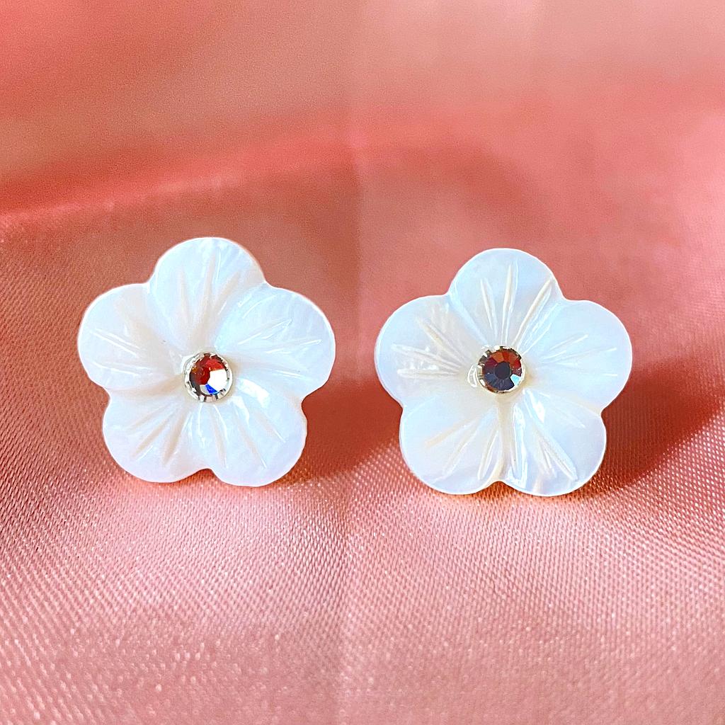 ARETES FLOR NACAR